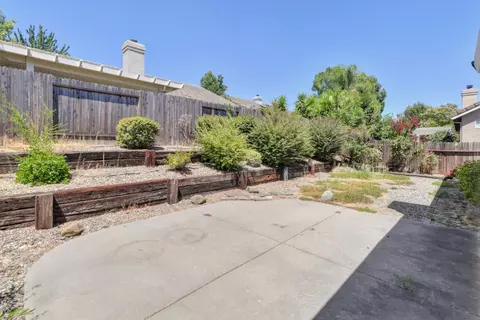 Exterior - 2748 Genesee Dr, Rocklin, CA 95765 photo 2 of 8