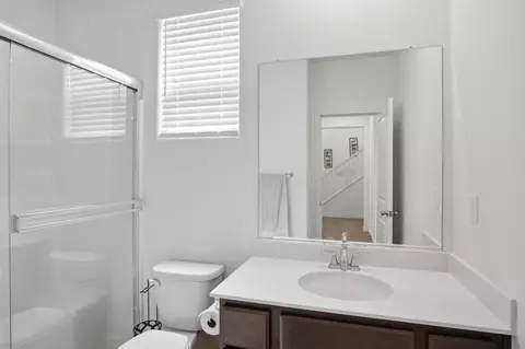 Bath - 5520 Cora Way, Keyes, CA 95328 photo 1 of 2