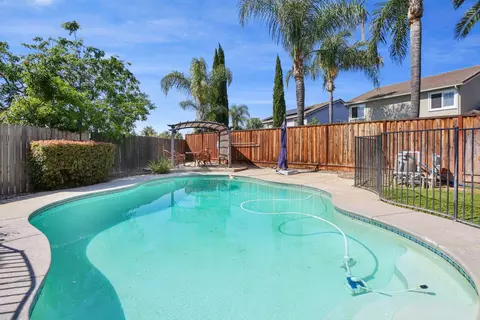Exterior - 465 Olympus Way, Manteca, CA 95336 photo 6 of 12