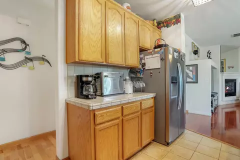 Kitchen - 465 Olympus Way, Manteca, CA 95336 photo 5 of 5
