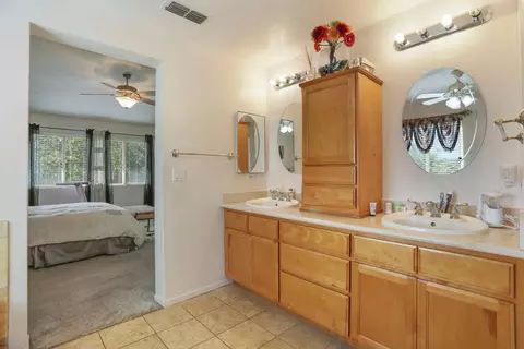 Entry Way - 465 Olympus Way, Manteca, CA 95336 photo 6 of 8