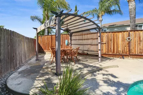 Exterior - 465 Olympus Way, Manteca, CA 95336 photo 10 of 12