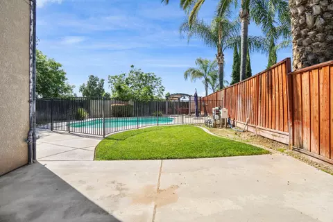 Exterior - 465 Olympus Way, Manteca, CA 95336 photo 5 of 12