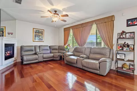 Living - 465 Olympus Way, Manteca, CA 95336 photo 2 of 4