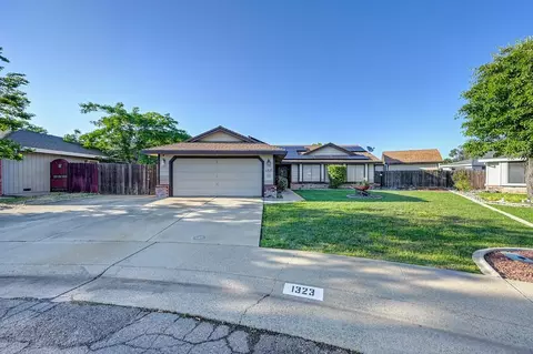 1323 Silver Spur Cir, Lincoln, CA 95648
