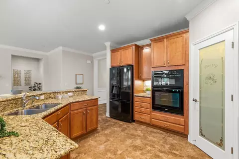Kitchen - 2634 Steeple Run Ln, Manteca, CA 95336 photo 2 of 6