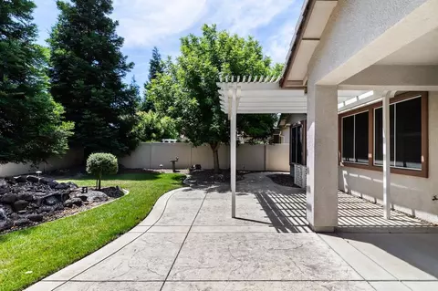 Exterior - 2634 Steeple Run Ln, Manteca, CA 95336 photo 10 of 20