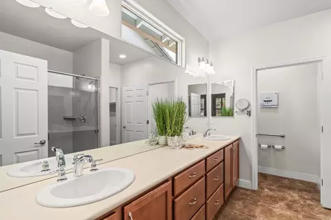 Bath - 2634 Steeple Run Ln, Manteca, CA 95336 photo 1 of 3