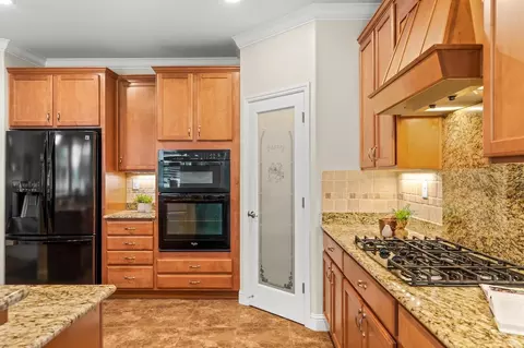 Kitchen - 2634 Steeple Run Ln, Manteca, CA 95336 photo 3 of 6