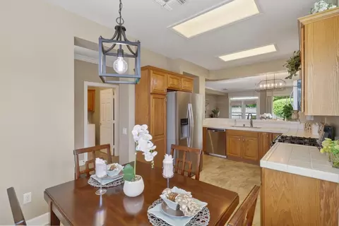 Dining - 1561 1561 Hackberry Ln, Lincoln, CA 95648 photo 2 of 5