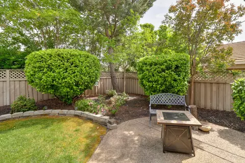 Exterior - 1561 1561 Hackberry Ln, Lincoln, CA 95648 photo 4 of 12