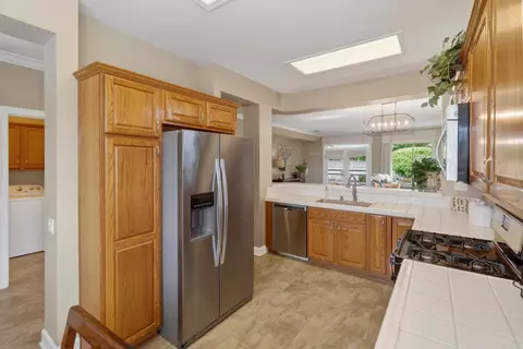 Kitchen - 1561 1561 Hackberry Ln, Lincoln, CA 95648 photo 6 of 8