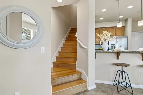Entry Way - 3957 Forest Cir, Castro Valley, CA 94546 photo 4 of 5