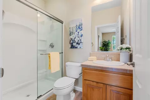 Bath - 3957 Forest Cir, Castro Valley, CA 94546 photo 2 of 7