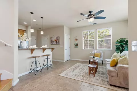 Living - 3957 Forest Cir, Castro Valley, CA 94546 photo 1 of 3