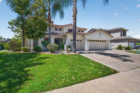 1565 Danbrook Dr, Sacramento, CA 95835