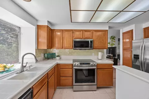 Kitchen - 1001 Ignacio Ct, Pinole, CA 94564 photo 1 of 4