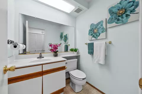 Bath - 1001 Ignacio Ct, Pinole, CA 94564 photo 1 of 4