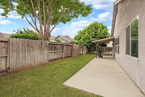 Exterior - 1692 Solaro Way, Manteca, CA 95336 photo 6 of 8