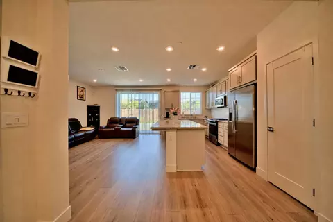 Entry Way - 1931 Everest Pl, Tracy, CA 95377 photo 3 of 6
