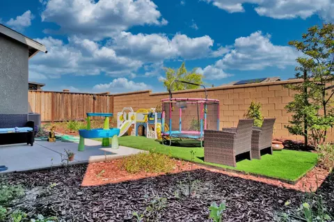 Exterior - 1931 Everest Pl, Tracy, CA 95377 photo 2 of 3