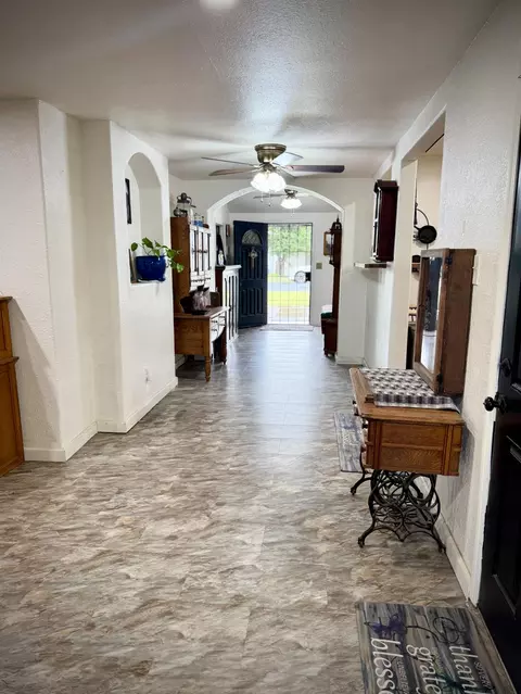 Entry Way - 1535 Melrose Ave, Modesto, CA 95350 photo 7 of 7