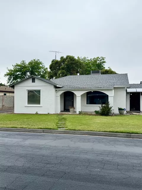 1535 Melrose Ave, Modesto, CA 95350