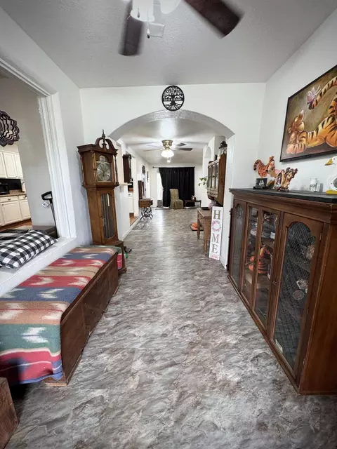 Entry Way - 1535 Melrose Ave, Modesto, CA 95350 photo 2 of 7