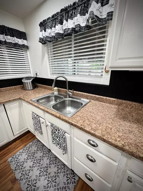 Kitchen - 1535 Melrose Ave, Modesto, CA 95350 photo 4 of 8