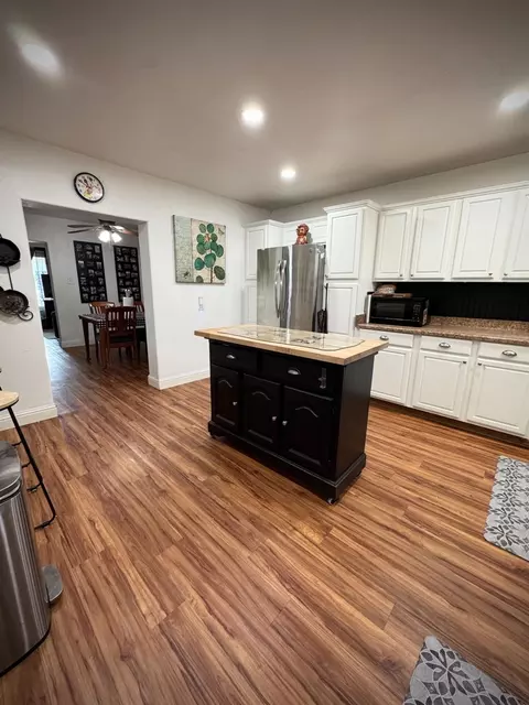 Kitchen - 1535 Melrose Ave, Modesto, CA 95350 photo 7 of 8