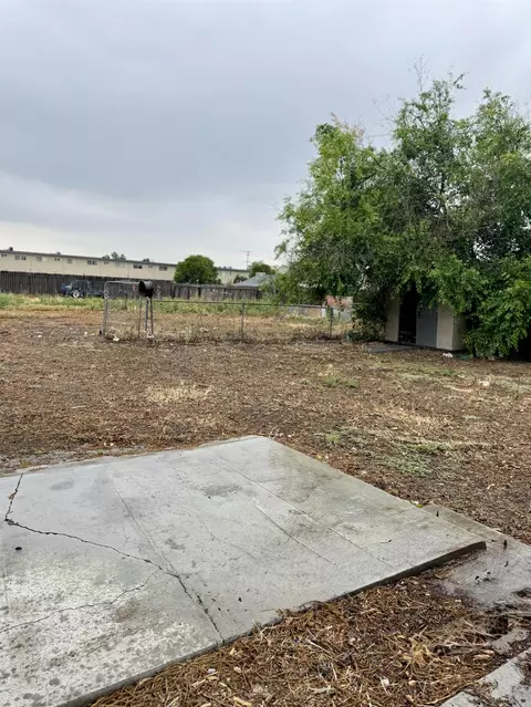 Exterior - 1535 Melrose Ave, Modesto, CA 95350 photo 14 of 20