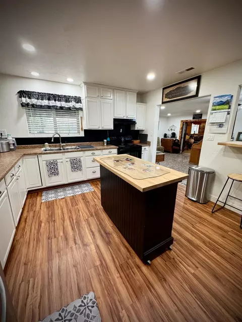 Kitchen - 1535 Melrose Ave, Modesto, CA 95350 photo 2 of 8