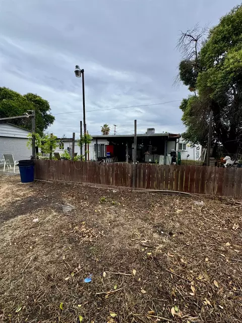 Exterior - 1535 Melrose Ave, Modesto, CA 95350 photo 18 of 20