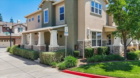561 Wild Stallion Dr #151, Oakdale, CA 95361