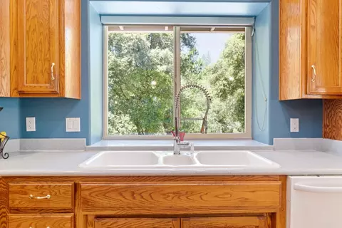 Kitchen - 1144 Boole Rd, Applegate, CA 95703 photo 4 of 8