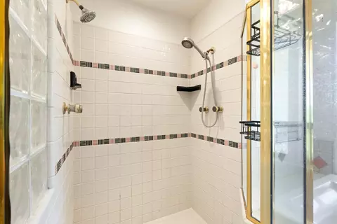 Bath - 1144 Boole Rd, Applegate, CA 95703 photo 6 of 7