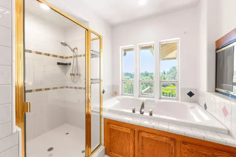 Bath - 1144 Boole Rd, Applegate, CA 95703 photo 5 of 7