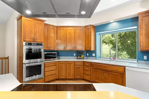 Kitchen - 1144 Boole Rd, Applegate, CA 95703 photo 3 of 8