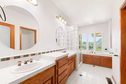 Bath - 1144 Boole Rd, Applegate, CA 95703 photo 4 of 7
