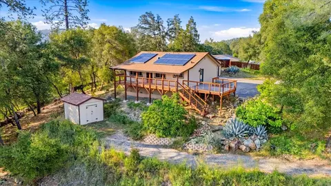 18572 Estrada Pl, Grass Valley, CA 95949 photo 2