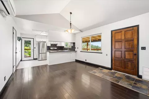 18572 Estrada Pl, Grass Valley, CA 95949 photo 9