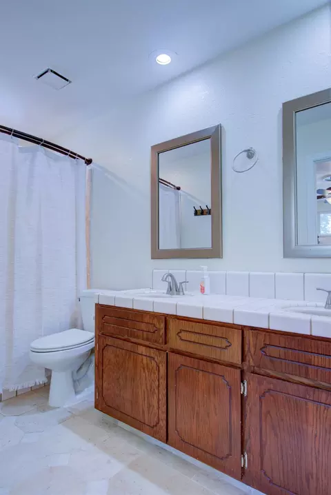 Bath - 3151 Andre Ln, Turlock, CA 95382 photo 1 of 2