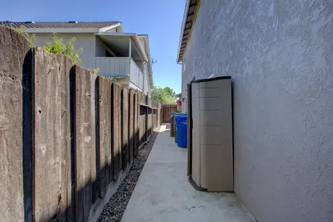 Exterior - 3151 Andre Ln, Turlock, CA 95382 photo 5 of 9