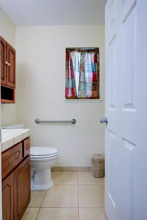 Bath - 3151 Andre Ln, Turlock, CA 95382 photo 2 of 2