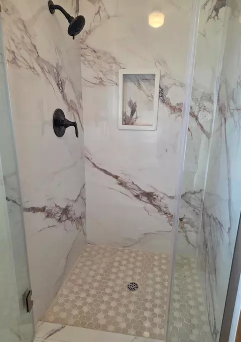Bath - 731 Nancy Dr, Ripon, CA 95366 photo 3 of 4