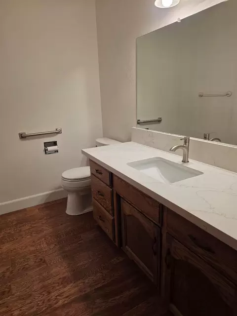 Bath - 731 Nancy Dr, Ripon, CA 95366 photo 4 of 4