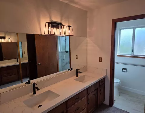 Bath - 731 Nancy Dr, Ripon, CA 95366 photo 1 of 4