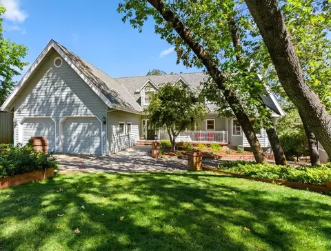 12064 Waxwing Ct, Penn Valley, CA 95946