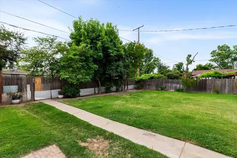 Exterior - 512 Catalina Way, Modesto, CA 95350 photo 7 of 11