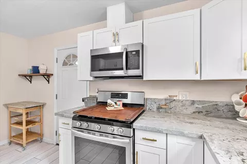 Kitchen - 512 Catalina Way, Modesto, CA 95350 photo 4 of 4